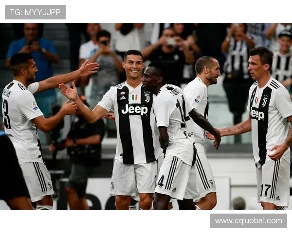 小贝林厄姆表现欠佳父母现场观战家庭紧张氛围引关注